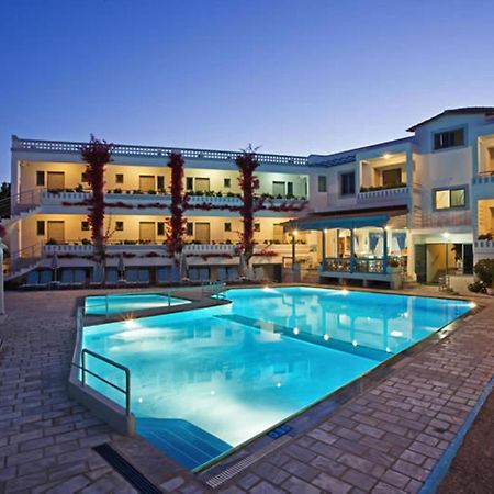 Ariadne Hotel Платанес Екстериор снимка