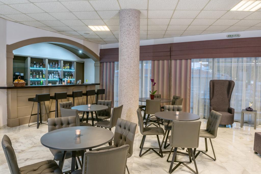 Ariadne Hotel Платанес Екстериор снимка