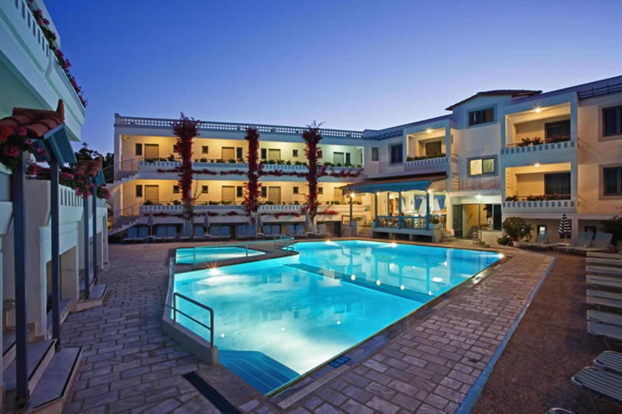 Ariadne Hotel Платанес Екстериор снимка